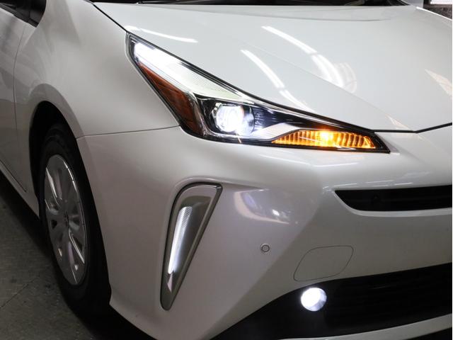 プリウス ＳセーフティプラスＩＩ　禁煙車　レーダークルーズコントロール　レーントレーシングアシスト　純正ナビＴＶ　Ｂｌｕｅｔｏｏｔｈ接続　バックカメラ　デジタルルームミラー　ブラインドスポット　ＬＥＤヘッドライト　オートハイビーム（77枚目）