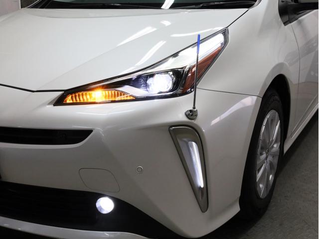 プリウス ＳセーフティプラスＩＩ　禁煙車　レーダークルーズコントロール　レーントレーシングアシスト　純正ナビＴＶ　Ｂｌｕｅｔｏｏｔｈ接続　バックカメラ　デジタルルームミラー　ブラインドスポット　ＬＥＤヘッドライト　オートハイビーム（78枚目）