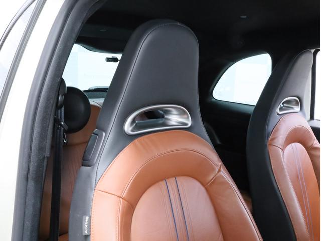 アバルト595 ツーリズモ 禁煙1オーナー 茶革シート レコードモンツァマフラー カロッツェリア製2DINナビ フルセグTV DVD再生 バックカメラ リアコーナーセンサー 17インチアルミホイール バイキセノンヘッドライト(8枚目)