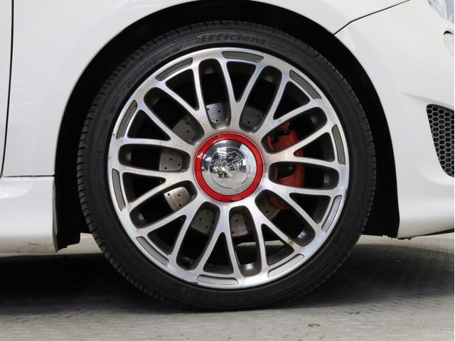 アバルト595 ツーリズモ 禁煙1オーナー 茶革シート レコードモンツァマフラー カロッツェリア製2DINナビ フルセグTV DVD再生 バックカメラ リアコーナーセンサー 17インチアルミホイール バイキセノンヘッドライト(20枚目)