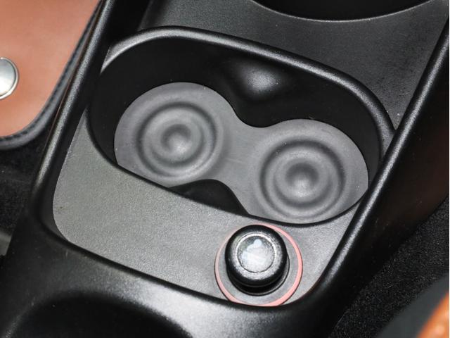 アバルト595 ツーリズモ 禁煙1オーナー 茶革シート レコードモンツァマフラー カロッツェリア製2DINナビ フルセグTV DVD再生 バックカメラ リアコーナーセンサー 17インチアルミホイール バイキセノンヘッドライト(48枚目)