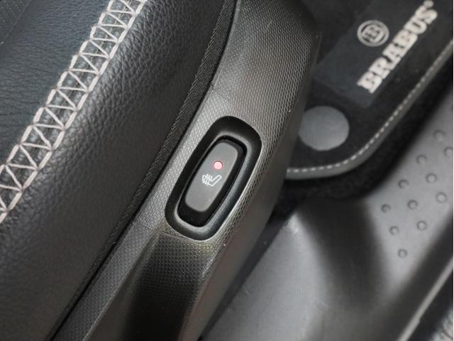 スマートフォーフォー BRABUS エクスクルーシブ 禁煙車 黒革シート シートヒーター ガラスルーフ USB入力端子 Bluetooth接続 ブラバスコンプリート レザーダッシュボード 専用エンジン 専用マフラー 専用AT 専用サスペンション ETC(9枚目)