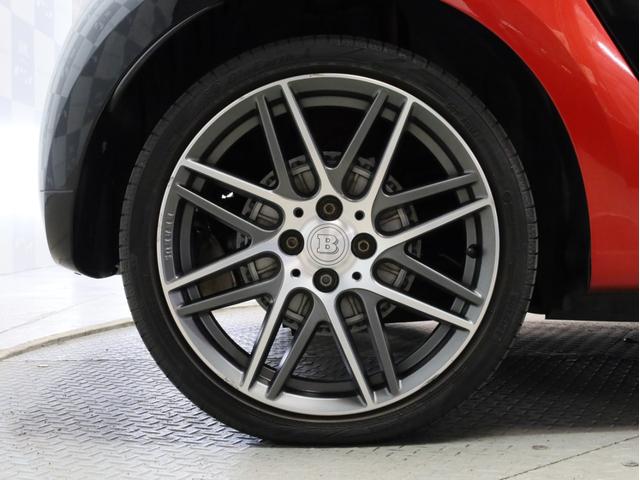 スマートフォーフォー BRABUS エクスクルーシブ 禁煙車 黒革シート シートヒーター ガラスルーフ USB入力端子 Bluetooth接続 ブラバスコンプリート レザーダッシュボード 専用エンジン 専用マフラー 専用AT 専用サスペンション ETC(21枚目)