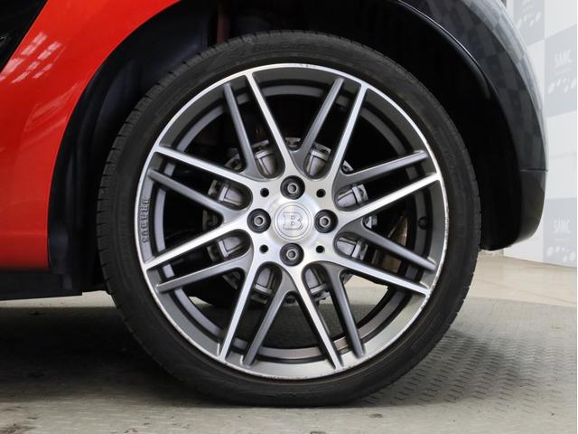 スマートフォーフォー BRABUS エクスクルーシブ 禁煙車 黒革シート シートヒーター ガラスルーフ USB入力端子 Bluetooth接続 ブラバスコンプリート レザーダッシュボード 専用エンジン 専用マフラー 専用AT 専用サスペンション ETC(24枚目)