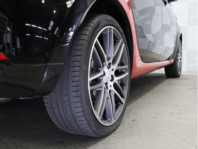 スマートフォーフォー BRABUS エクスクルーシブ 禁煙車 黒革シート シートヒーター ガラスルーフ USB入力端子 Bluetooth接続 ブラバスコンプリート レザーダッシュボード 専用エンジン 専用マフラー 専用AT 専用サスペンション ETC(27枚目)