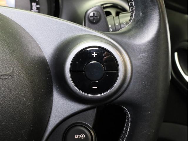 スマートフォーフォー BRABUS エクスクルーシブ 禁煙車 黒革シート シートヒーター ガラスルーフ USB入力端子 Bluetooth接続 ブラバスコンプリート レザーダッシュボード 専用エンジン 専用マフラー 専用AT 専用サスペンション ETC(39枚目)