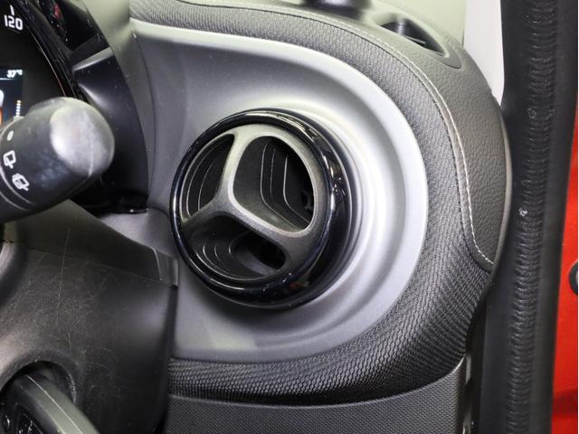 スマートフォーフォー BRABUS エクスクルーシブ 禁煙車 黒革シート シートヒーター ガラスルーフ USB入力端子 Bluetooth接続 ブラバスコンプリート レザーダッシュボード 専用エンジン 専用マフラー 専用AT 専用サスペンション ETC(45枚目)