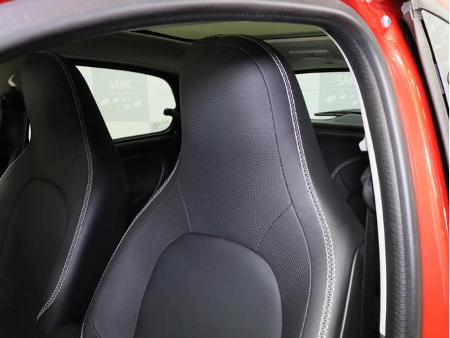 スマートフォーフォー BRABUS エクスクルーシブ 禁煙車 黒革シート シートヒーター ガラスルーフ USB入力端子 Bluetooth接続 ブラバスコンプリート レザーダッシュボード 専用エンジン 専用マフラー 専用AT 専用サスペンション ETC(49枚目)