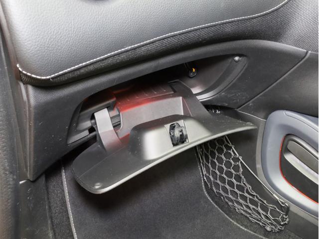 スマートフォーフォー BRABUS エクスクルーシブ 禁煙車 黒革シート シートヒーター ガラスルーフ USB入力端子 Bluetooth接続 ブラバスコンプリート レザーダッシュボード 専用エンジン 専用マフラー 専用AT 専用サスペンション ETC(58枚目)