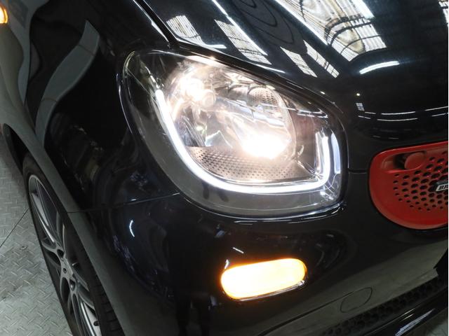 スマートフォーフォー BRABUS エクスクルーシブ 禁煙車 黒革シート シートヒーター ガラスルーフ USB入力端子 Bluetooth接続 ブラバスコンプリート レザーダッシュボード 専用エンジン 専用マフラー 専用AT 専用サスペンション ETC(74枚目)