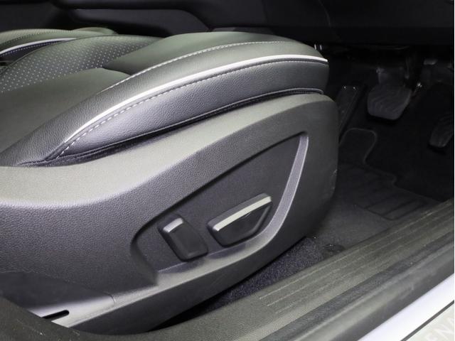キャプチャー インテンス テックパック 禁煙 黒革シート 純正ナビ フルセグTV 全周囲カメラ LEDヘッドライト アダプティブクルーズコントロール レーンセンタリングアシスト ブラインドスポット 衝突被害軽減ブレーキ(12枚目)