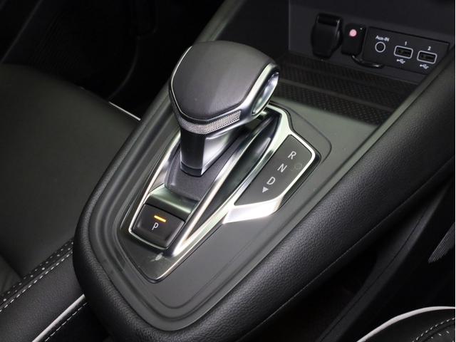 キャプチャー インテンス テックパック 禁煙 黒革シート 純正ナビ フルセグTV 全周囲カメラ LEDヘッドライト アダプティブクルーズコントロール レーンセンタリングアシスト ブラインドスポット 衝突被害軽減ブレーキ(16枚目)