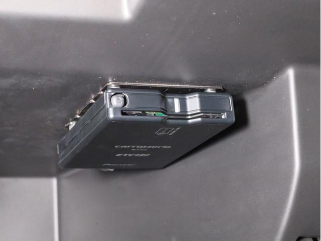 キャプチャー インテンス テックパック 禁煙 黒革シート 純正ナビ フルセグTV 全周囲カメラ LEDヘッドライト アダプティブクルーズコントロール レーンセンタリングアシスト ブラインドスポット 衝突被害軽減ブレーキ(23枚目)