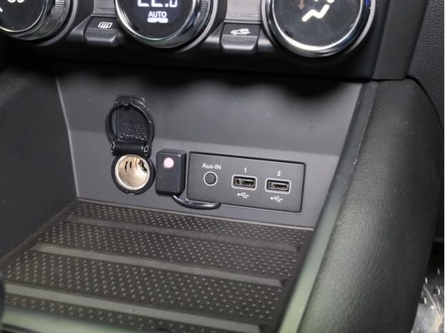 キャプチャー インテンス テックパック 禁煙 黒革シート 純正ナビ フルセグTV 全周囲カメラ LEDヘッドライト アダプティブクルーズコントロール レーンセンタリングアシスト ブラインドスポット 衝突被害軽減ブレーキ(52枚目)