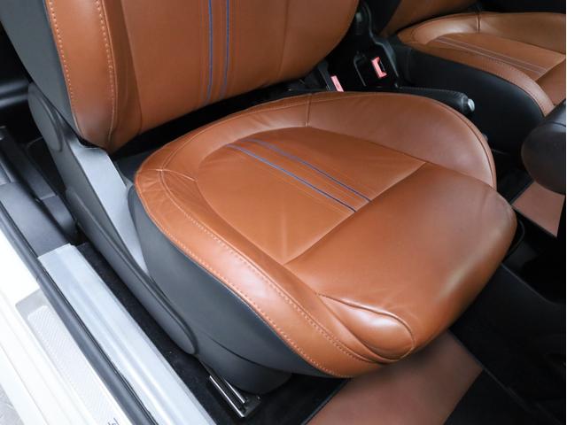 アバルト５９５ ツーリズモ　禁煙　茶革シート　ケンウッド製彩速ナビ　フルセグＴＶ　ＵＳＢ入力端子　Ｂｌｕｅｔｏｏｔｈ　ＤＶＤ再生　フルセグＴＶ　バックカメラ　リアコーナーセンサー　１７インチアルミホイール　バイキセノン（9枚目）