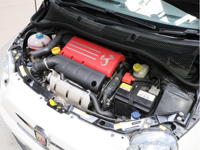 アバルト５９５ ツーリズモ　禁煙　茶革シート　ケンウッド製彩速ナビ　フルセグＴＶ　ＵＳＢ入力端子　Ｂｌｕｅｔｏｏｔｈ　ＤＶＤ再生　フルセグＴＶ　バックカメラ　リアコーナーセンサー　１７インチアルミホイール　バイキセノン（16枚目）