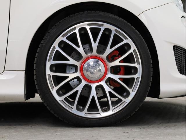 アバルト５９５ ツーリズモ　禁煙　茶革シート　ケンウッド製彩速ナビ　フルセグＴＶ　ＵＳＢ入力端子　Ｂｌｕｅｔｏｏｔｈ　ＤＶＤ再生　フルセグＴＶ　バックカメラ　リアコーナーセンサー　１７インチアルミホイール　バイキセノン（19枚目）