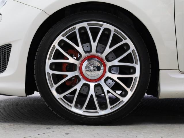 アバルト５９５ ツーリズモ　禁煙　茶革シート　ケンウッド製彩速ナビ　フルセグＴＶ　ＵＳＢ入力端子　Ｂｌｕｅｔｏｏｔｈ　ＤＶＤ再生　フルセグＴＶ　バックカメラ　リアコーナーセンサー　１７インチアルミホイール　バイキセノン（20枚目）