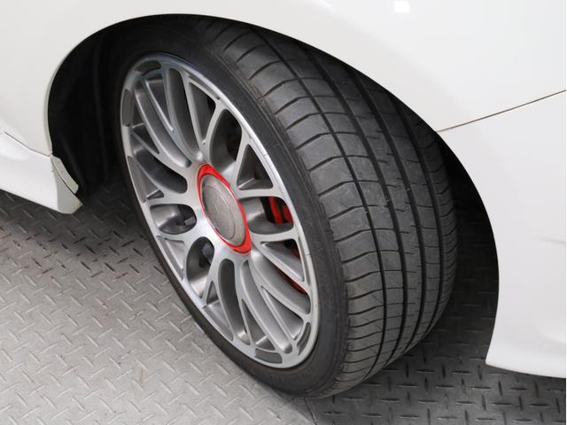 アバルト５９５ ツーリズモ　禁煙　茶革シート　ケンウッド製彩速ナビ　フルセグＴＶ　ＵＳＢ入力端子　Ｂｌｕｅｔｏｏｔｈ　ＤＶＤ再生　フルセグＴＶ　バックカメラ　リアコーナーセンサー　１７インチアルミホイール　バイキセノン（23枚目）