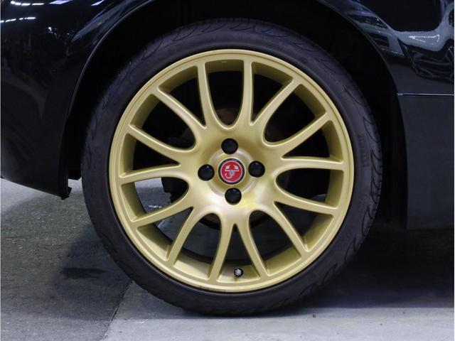 アバルト595 スコルピオーネオーロ 禁煙 5速MT レコードモンツァマフラー 専用17AW チェッカーフラッグルーフ ゴールドピンストライプ 専用シート Beatsオーディオ カロッツェリア製ナビTV DVD再生 バックカメラ(24枚目)