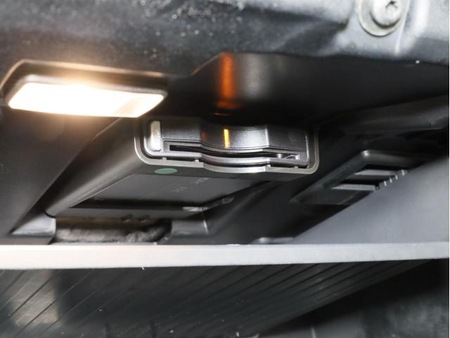 V60 クロスカントリー T5 AWD プロ 禁煙車 白革シート インテリセーフ harman/kardonサウンド 純正ナビフルセグTV 全周囲カメラ 前後コーナーセンサー 前後左右独立調整オートエアコン ハンズフリー電動リアゲート(24枚目)