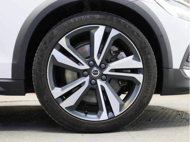 V60 クロスカントリー T5 AWD プロ 禁煙車 白革シート インテリセーフ harman/kardonサウンド 純正ナビフルセグTV 全周囲カメラ 前後コーナーセンサー 前後左右独立調整オートエアコン ハンズフリー電動リアゲート(28枚目)