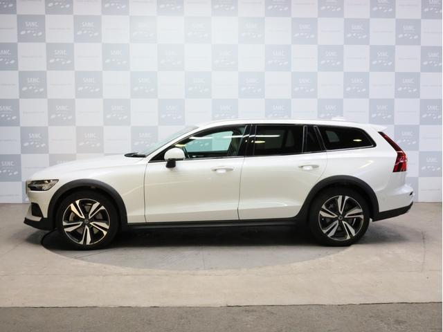 V60 クロスカントリー T5 AWD プロ 禁煙車 白革シート インテリセーフ harman/kardonサウンド 純正ナビフルセグTV 全周囲カメラ 前後コーナーセンサー 前後左右独立調整オートエアコン ハンズフリー電動リアゲート(35枚目)