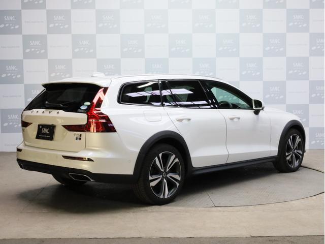 V60 クロスカントリー T5 AWD プロ 禁煙車 白革シート インテリセーフ harman/kardonサウンド 純正ナビフルセグTV 全周囲カメラ 前後コーナーセンサー 前後左右独立調整オートエアコン ハンズフリー電動リアゲート(38枚目)