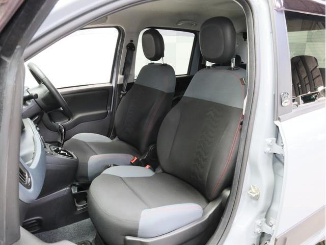 パンダ イージー　禁煙　禁煙ワンオーナー　２トーンシート　シティブレーキコントロール　０．９リッター２気筒インタークーラーツインエアターボエンジン　アイドリングストップ　１５インチＡＷ（8枚目）