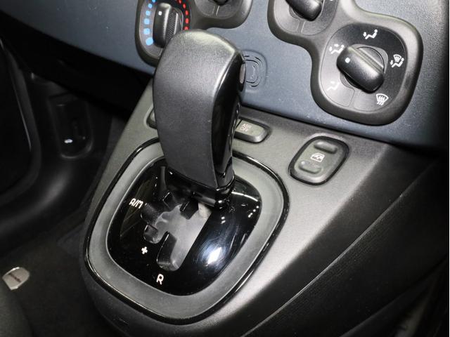 パンダ イージー　禁煙　禁煙ワンオーナー　２トーンシート　シティブレーキコントロール　０．９リッター２気筒インタークーラーツインエアターボエンジン　アイドリングストップ　１５インチＡＷ（11枚目）