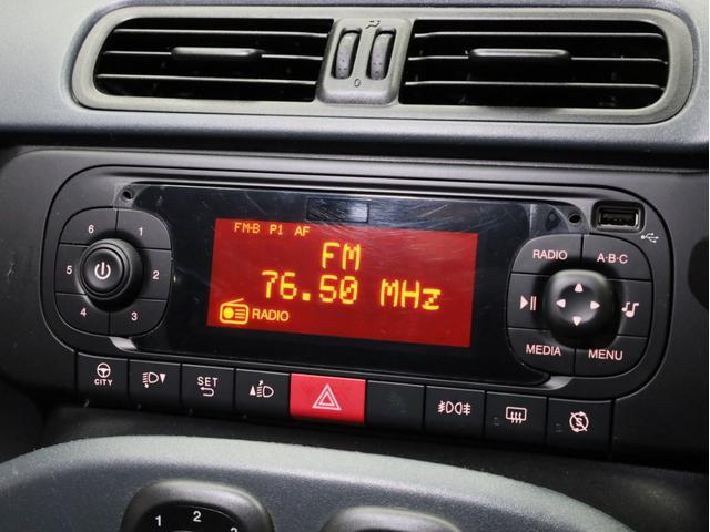 パンダ イージー　禁煙　禁煙ワンオーナー　２トーンシート　シティブレーキコントロール　０．９リッター２気筒インタークーラーツインエアターボエンジン　アイドリングストップ　１５インチＡＷ（12枚目）