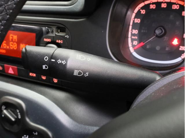 パンダ イージー　禁煙　禁煙ワンオーナー　２トーンシート　シティブレーキコントロール　０．９リッター２気筒インタークーラーツインエアターボエンジン　アイドリングストップ　１５インチＡＷ（40枚目）