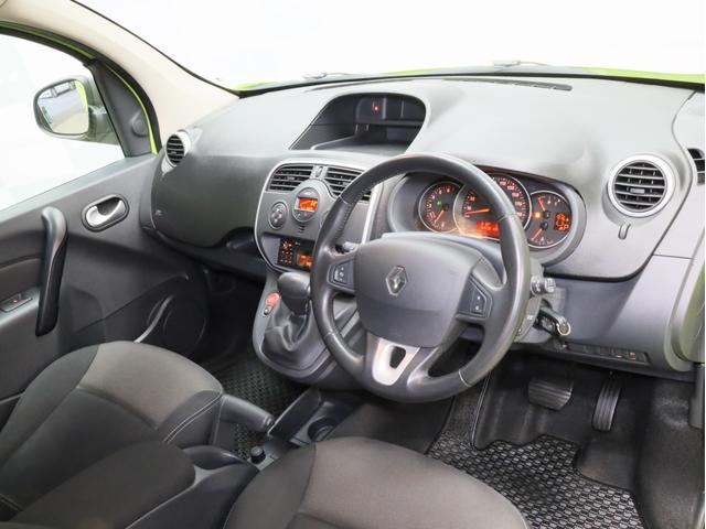 カングー クルール　禁煙　２００台限定特別仕様車　特別ボディカラー　ブラック前後バンパー　電動格納式ブラックドアミラー　ゲトラグ製６段ＥＤＣ　ＵＳＢ端子　Ｂｌｕｅｔｏｏｔｈ　両側スライドドア　リア観音開きドア（11枚目）