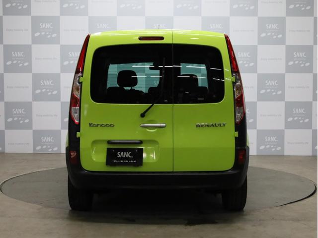 カングー クルール　禁煙　２００台限定特別仕様車　特別ボディカラー　ブラック前後バンパー　電動格納式ブラックドアミラー　ゲトラグ製６段ＥＤＣ　ＵＳＢ端子　Ｂｌｕｅｔｏｏｔｈ　両側スライドドア　リア観音開きドア（29枚目）