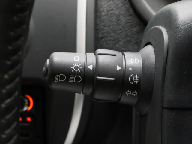 カングー クルール　禁煙　２００台限定特別仕様車　特別ボディカラー　ブラック前後バンパー　電動格納式ブラックドアミラー　ゲトラグ製６段ＥＤＣ　ＵＳＢ端子　Ｂｌｕｅｔｏｏｔｈ　両側スライドドア　リア観音開きドア（36枚目）