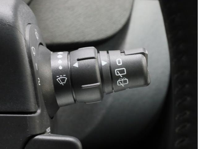 カングー クルール　禁煙　２００台限定特別仕様車　特別ボディカラー　ブラック前後バンパー　電動格納式ブラックドアミラー　ゲトラグ製６段ＥＤＣ　ＵＳＢ端子　Ｂｌｕｅｔｏｏｔｈ　両側スライドドア　リア観音開きドア（37枚目）