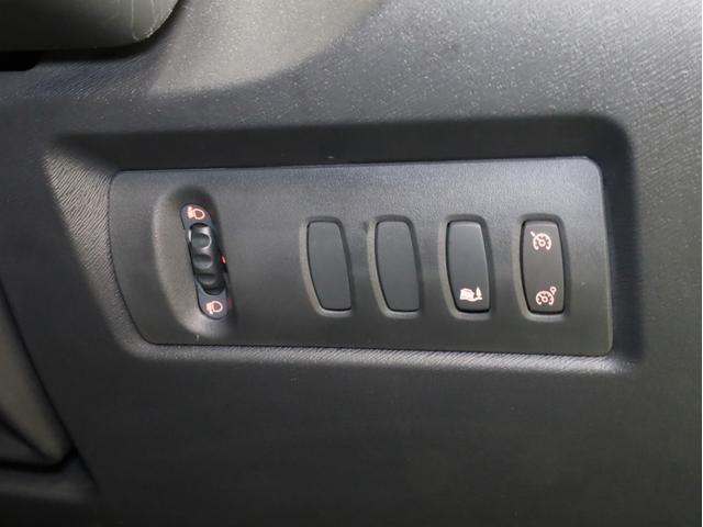 カングー クルール　禁煙　２００台限定特別仕様車　特別ボディカラー　ブラック前後バンパー　電動格納式ブラックドアミラー　ゲトラグ製６段ＥＤＣ　ＵＳＢ端子　Ｂｌｕｅｔｏｏｔｈ　両側スライドドア　リア観音開きドア（40枚目）