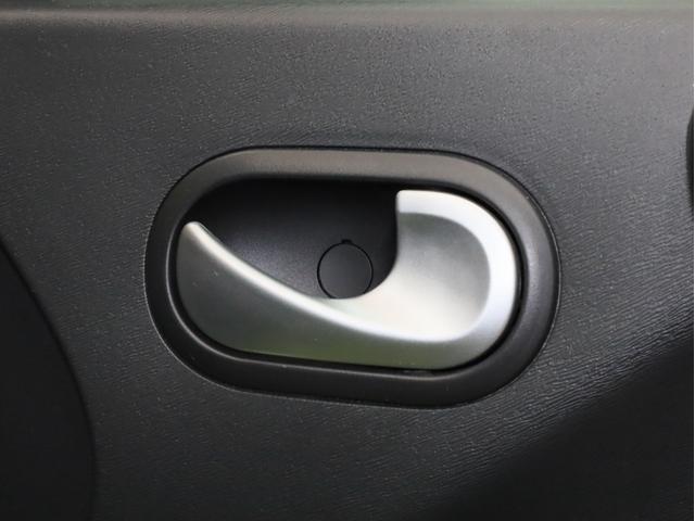 カングー クルール　禁煙　２００台限定特別仕様車　特別ボディカラー　ブラック前後バンパー　電動格納式ブラックドアミラー　ゲトラグ製６段ＥＤＣ　ＵＳＢ端子　Ｂｌｕｅｔｏｏｔｈ　両側スライドドア　リア観音開きドア（58枚目）