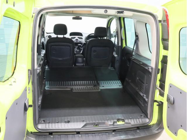 カングー クルール　禁煙　２００台限定特別仕様車　特別ボディカラー　ブラック前後バンパー　電動格納式ブラックドアミラー　ゲトラグ製６段ＥＤＣ　ＵＳＢ端子　Ｂｌｕｅｔｏｏｔｈ　両側スライドドア　リア観音開きドア（59枚目）