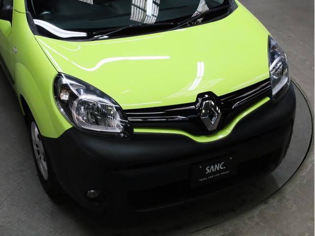 カングー クルール　禁煙　２００台限定特別仕様車　特別ボディカラー　ブラック前後バンパー　電動格納式ブラックドアミラー　ゲトラグ製６段ＥＤＣ　ＵＳＢ端子　Ｂｌｕｅｔｏｏｔｈ　両側スライドドア　リア観音開きドア（61枚目）