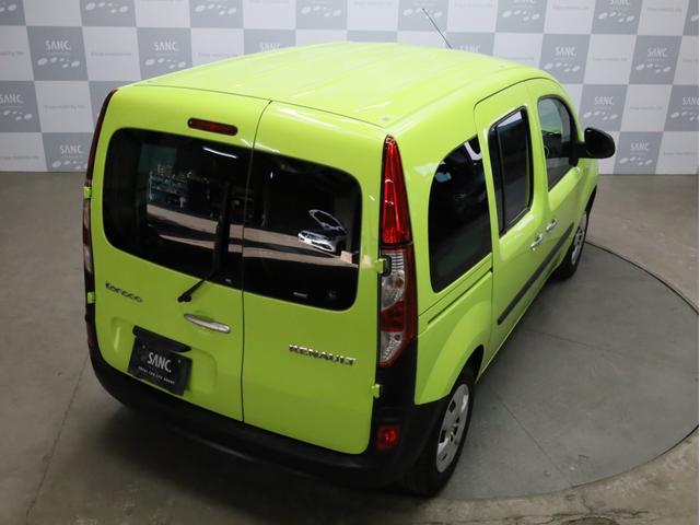 カングー クルール　禁煙　２００台限定特別仕様車　特別ボディカラー　ブラック前後バンパー　電動格納式ブラックドアミラー　ゲトラグ製６段ＥＤＣ　ＵＳＢ端子　Ｂｌｕｅｔｏｏｔｈ　両側スライドドア　リア観音開きドア（66枚目）