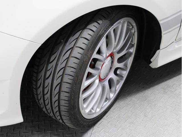 アバルト595C ツーリズモ 禁煙車 赤革シート カロッツェリア製ディスプレイオーディオ カープレイ対応 カンパニョーロモチーフTRUCCO製16インチホイール&ミシュラン製サマータイヤ付属 ドリルドローター バックカメラ ETC(24枚目)
