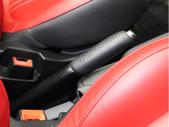 アバルト595C ツーリズモ 禁煙車 赤革シート カロッツェリア製ディスプレイオーディオ カープレイ対応 カンパニョーロモチーフTRUCCO製16インチホイール&ミシュラン製サマータイヤ付属 ドリルドローター バックカメラ ETC(48枚目)