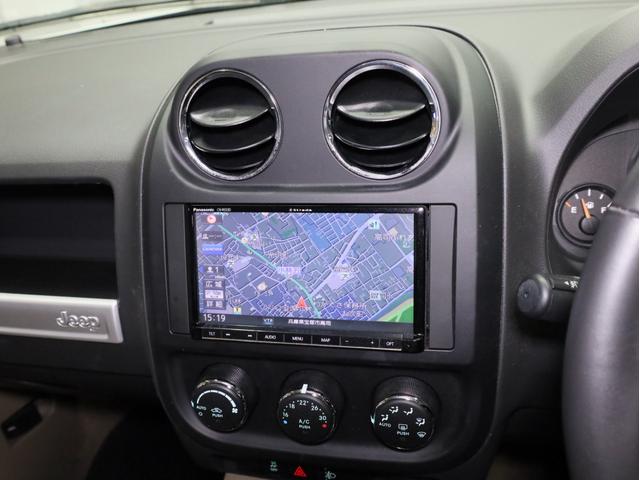 ジープ・コンパス スポーツ　４ＷＤ　禁煙　ストラーダ製２ＤＩＮナビ　フルセグＴＶ　ＤＶＤ再生　Ｂｌｕｅｔｏｏｔｈ　ＳＤカード対応　バックカメラ　サイドカメラ　コムテック製分離型ドライブレコーダー　４ＷＤロックモード（2枚目）