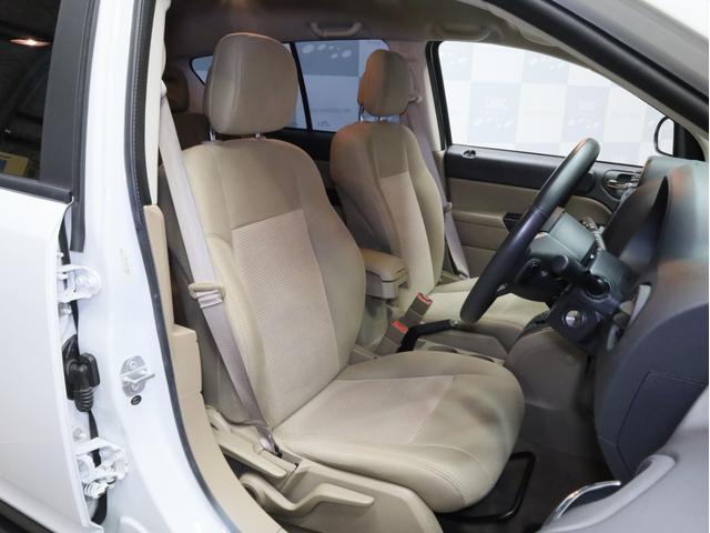 ジープ・コンパス スポーツ　４ＷＤ　禁煙　ストラーダ製２ＤＩＮナビ　フルセグＴＶ　ＤＶＤ再生　Ｂｌｕｅｔｏｏｔｈ　ＳＤカード対応　バックカメラ　サイドカメラ　コムテック製分離型ドライブレコーダー　４ＷＤロックモード（7枚目）