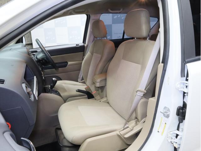 ジープ・コンパス スポーツ　４ＷＤ　禁煙　ストラーダ製２ＤＩＮナビ　フルセグＴＶ　ＤＶＤ再生　Ｂｌｕｅｔｏｏｔｈ　ＳＤカード対応　バックカメラ　サイドカメラ　コムテック製分離型ドライブレコーダー　４ＷＤロックモード（11枚目）