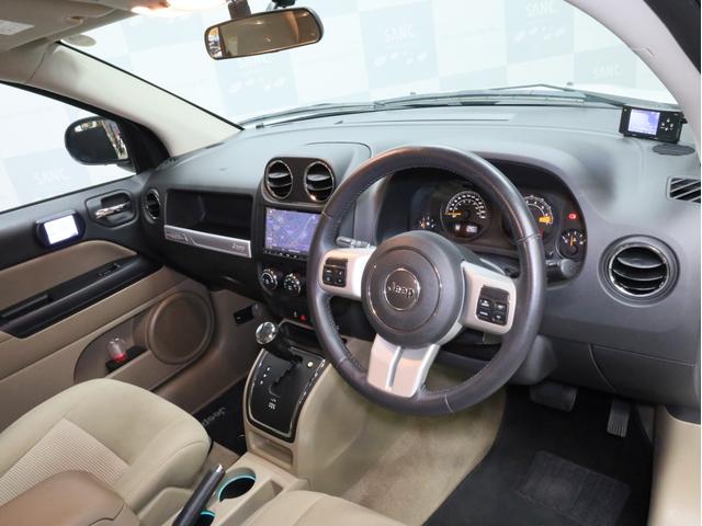 ジープ・コンパス スポーツ　４ＷＤ　禁煙　ストラーダ製２ＤＩＮナビ　フルセグＴＶ　ＤＶＤ再生　Ｂｌｕｅｔｏｏｔｈ　ＳＤカード対応　バックカメラ　サイドカメラ　コムテック製分離型ドライブレコーダー　４ＷＤロックモード（13枚目）