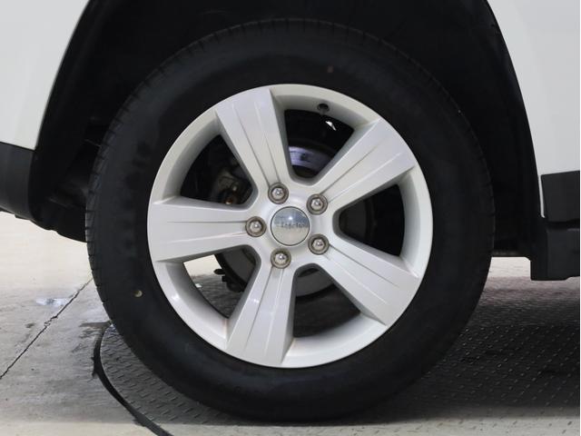 ジープ・コンパス スポーツ　４ＷＤ　禁煙　ストラーダ製２ＤＩＮナビ　フルセグＴＶ　ＤＶＤ再生　Ｂｌｕｅｔｏｏｔｈ　ＳＤカード対応　バックカメラ　サイドカメラ　コムテック製分離型ドライブレコーダー　４ＷＤロックモード（19枚目）