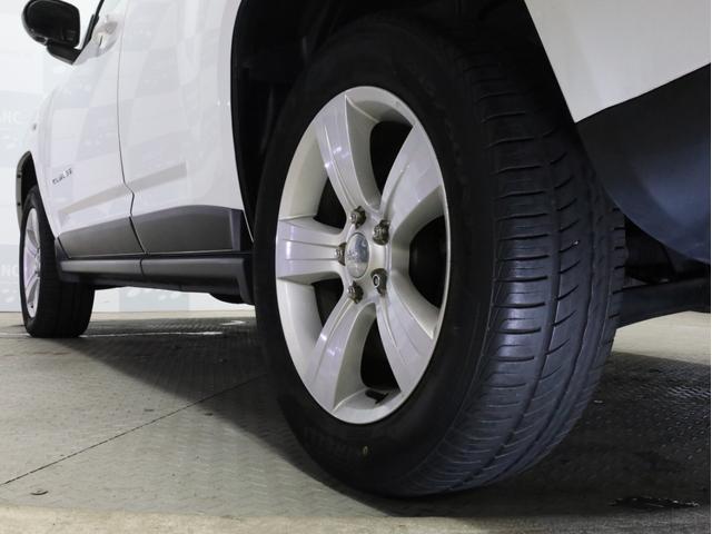 ジープ・コンパス スポーツ　４ＷＤ　禁煙　ストラーダ製２ＤＩＮナビ　フルセグＴＶ　ＤＶＤ再生　Ｂｌｕｅｔｏｏｔｈ　ＳＤカード対応　バックカメラ　サイドカメラ　コムテック製分離型ドライブレコーダー　４ＷＤロックモード（25枚目）