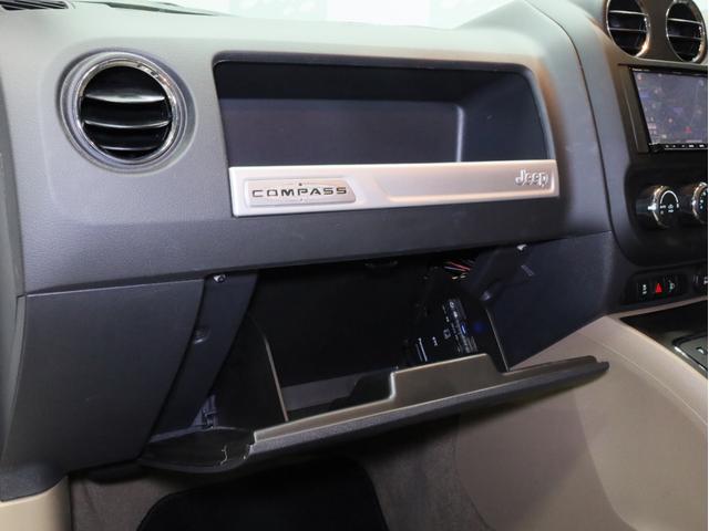 ジープ・コンパス スポーツ　４ＷＤ　禁煙　ストラーダ製２ＤＩＮナビ　フルセグＴＶ　ＤＶＤ再生　Ｂｌｕｅｔｏｏｔｈ　ＳＤカード対応　バックカメラ　サイドカメラ　コムテック製分離型ドライブレコーダー　４ＷＤロックモード（55枚目）
